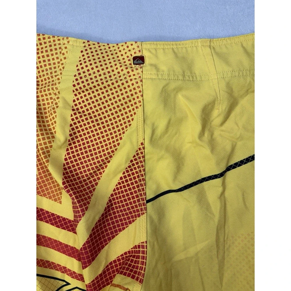 Quicksilver Men's Board Shorts Swim Orange Yellow Cargo Pocket Size 32